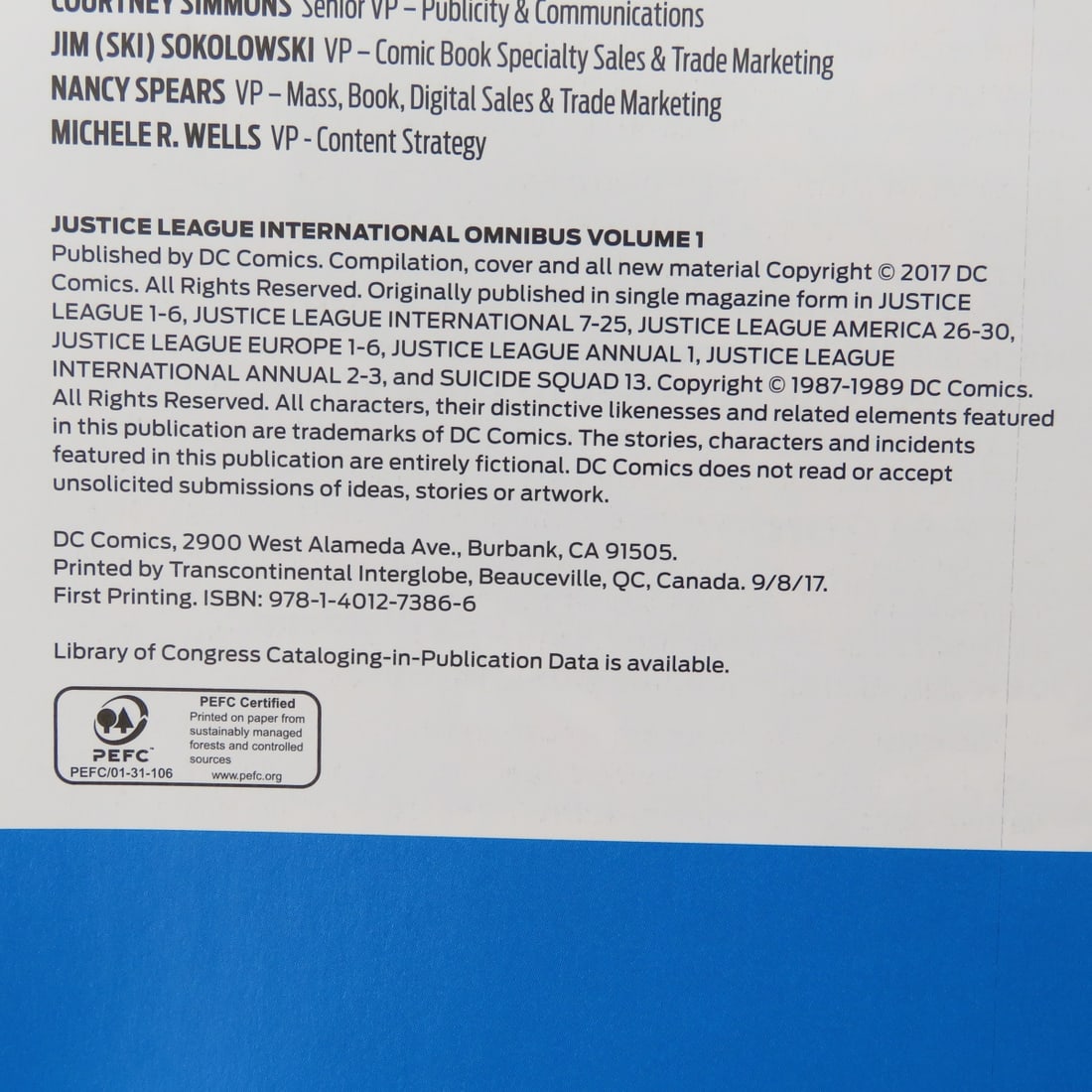 DC Justice League International Omnibus Vol 1 & 2 - 8