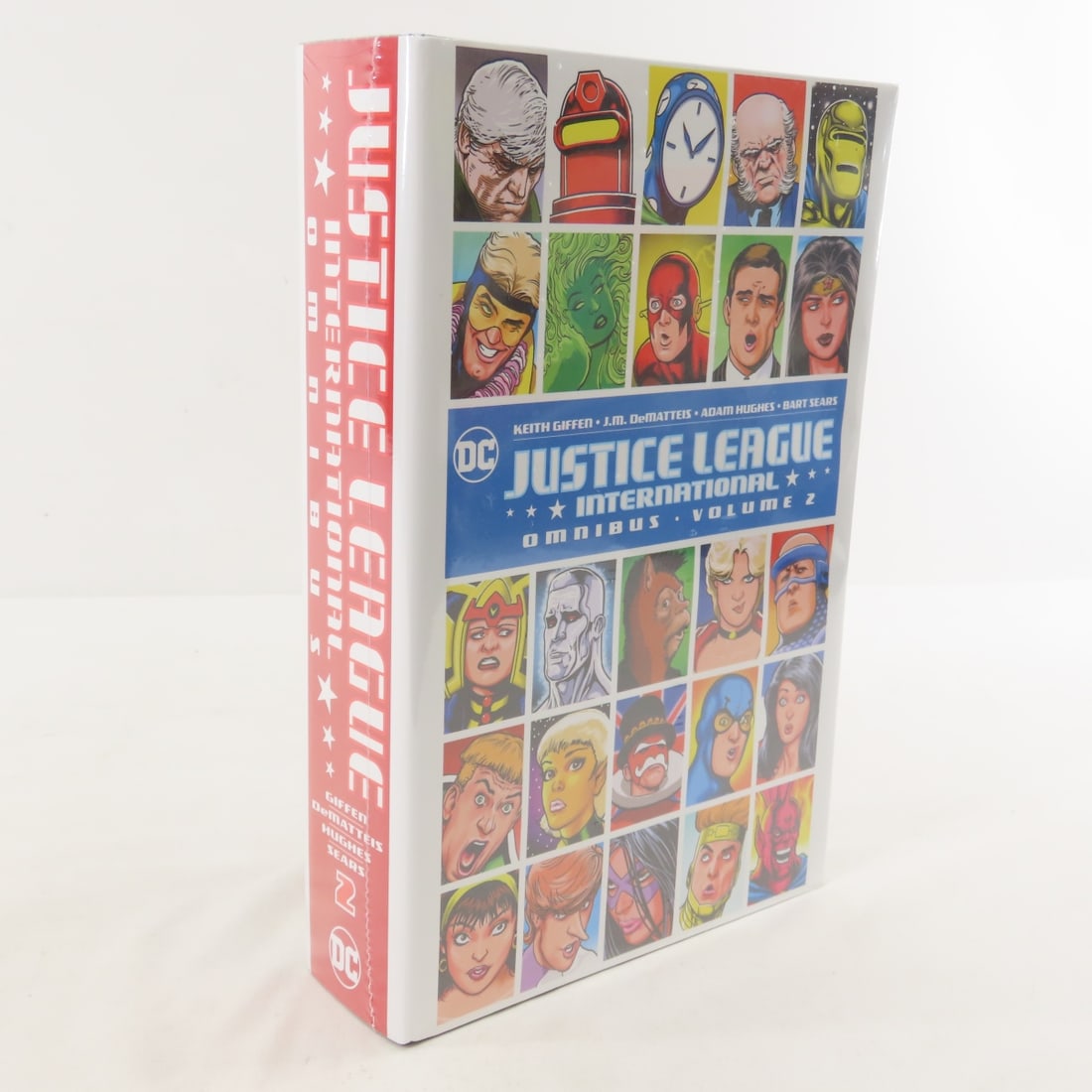 DC Justice League International Omnibus Vol 1 & 2 - 9