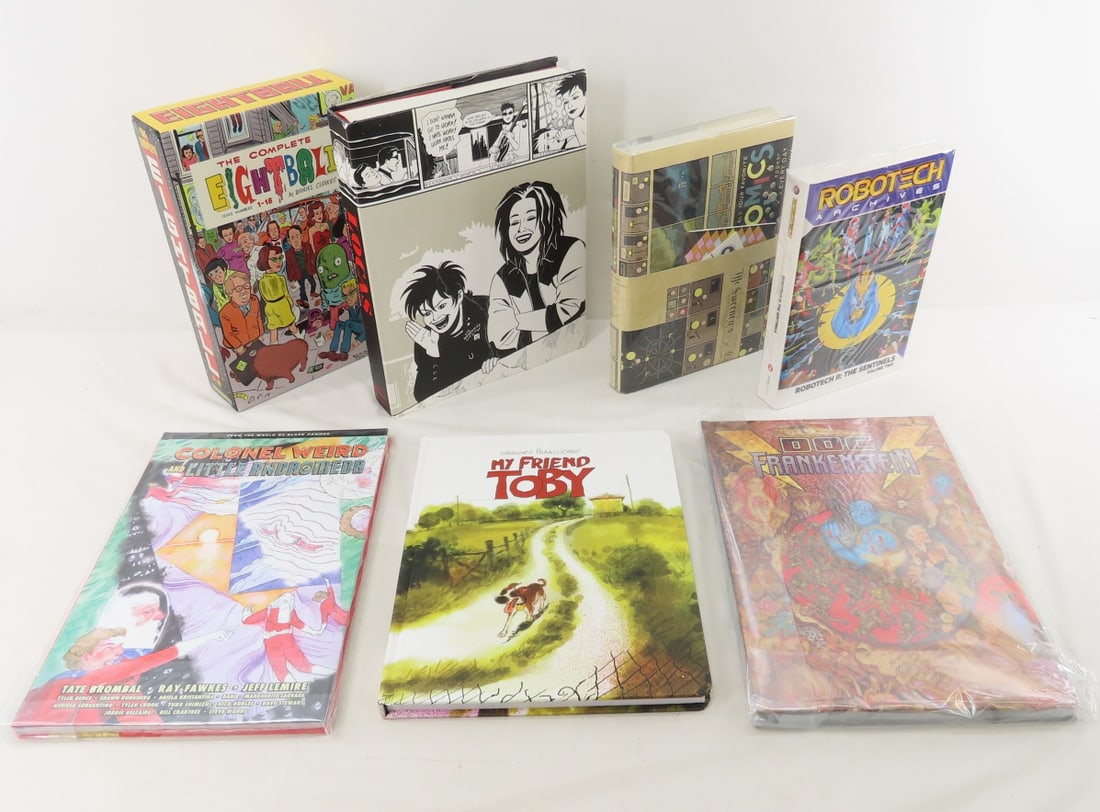 Graphic Novels: The Complete Eightball & more: Graphic Novels: The Complete Eightball & more - Locas, My Friend Toby, Colonel Weird and Little Andromeda & more. Lot Size 13x10x10" 20lb Photos are part of description. Max of 20 photos are shown in