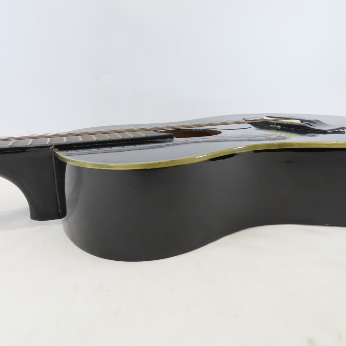 2022 Crescent 6 String Acoustic Guitar in Bag - 10