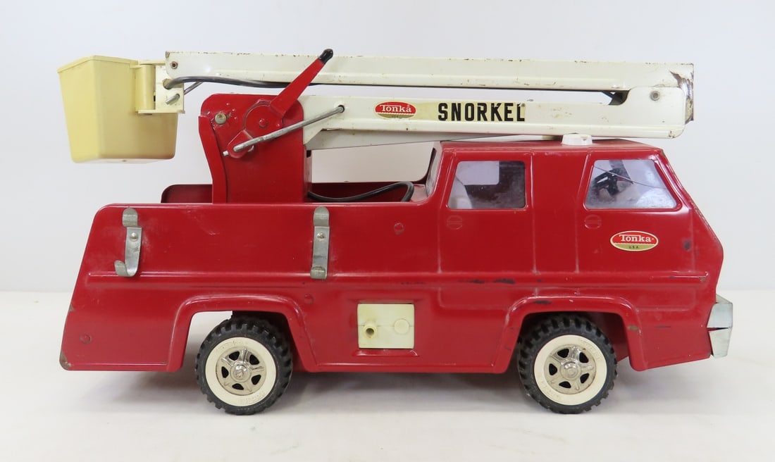 1974-75 Tonka Snorkel Truck (1 of 15)