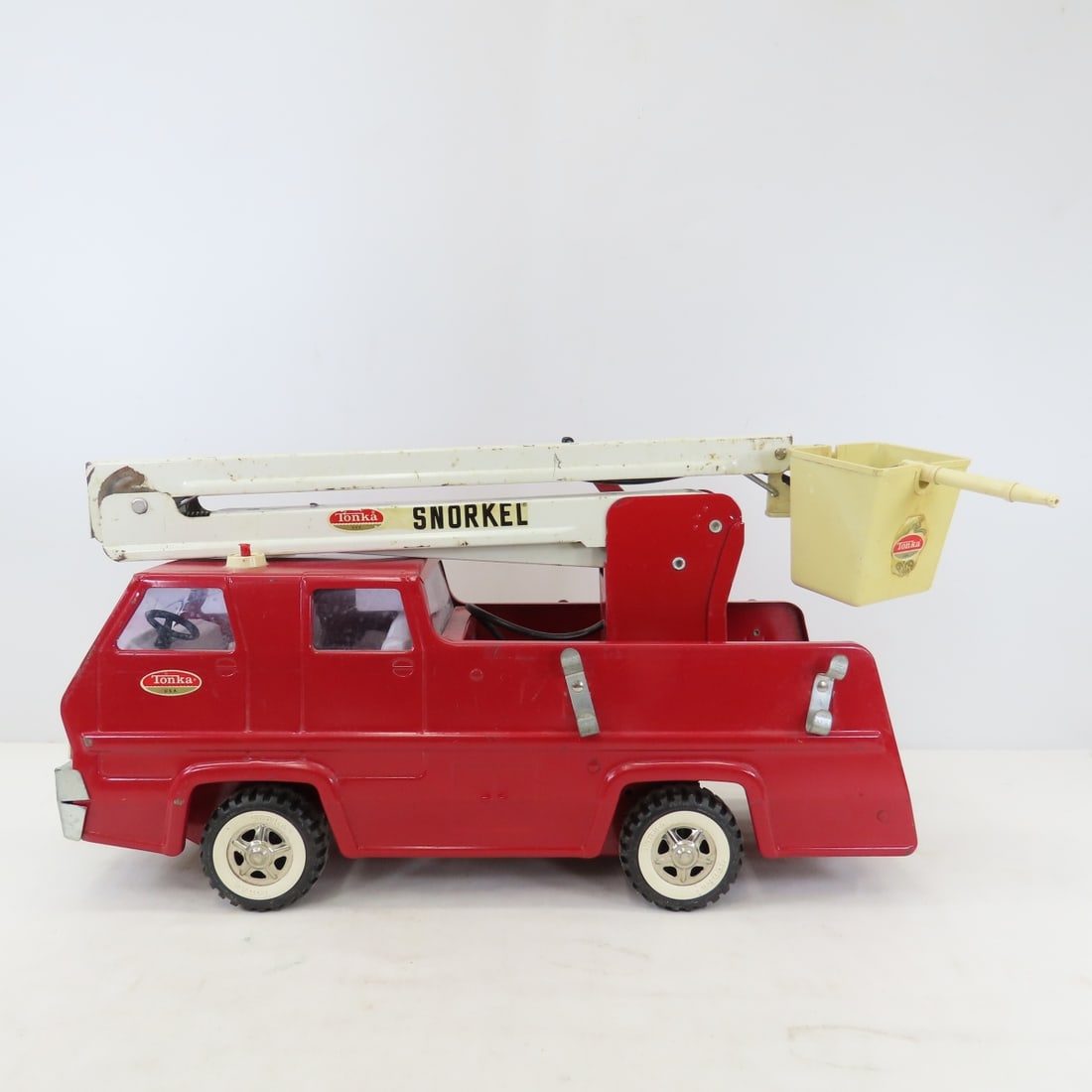 1974-75 Tonka Snorkel Truck - 2