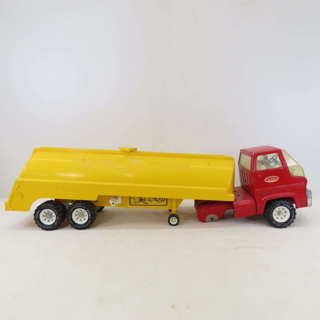 1980's Tonka Ladder Truck & Tanker - 11