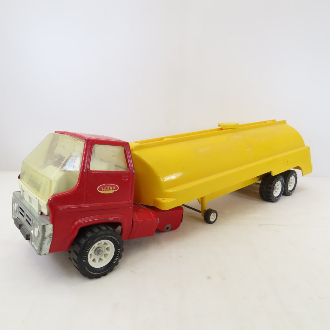 1980's Tonka Ladder Truck & Tanker - 13