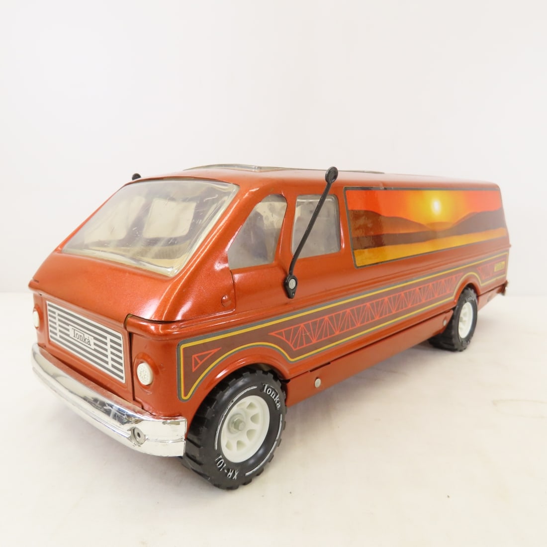 1980's Tonka XRL-101 Sunrise Conversion Van - 3
