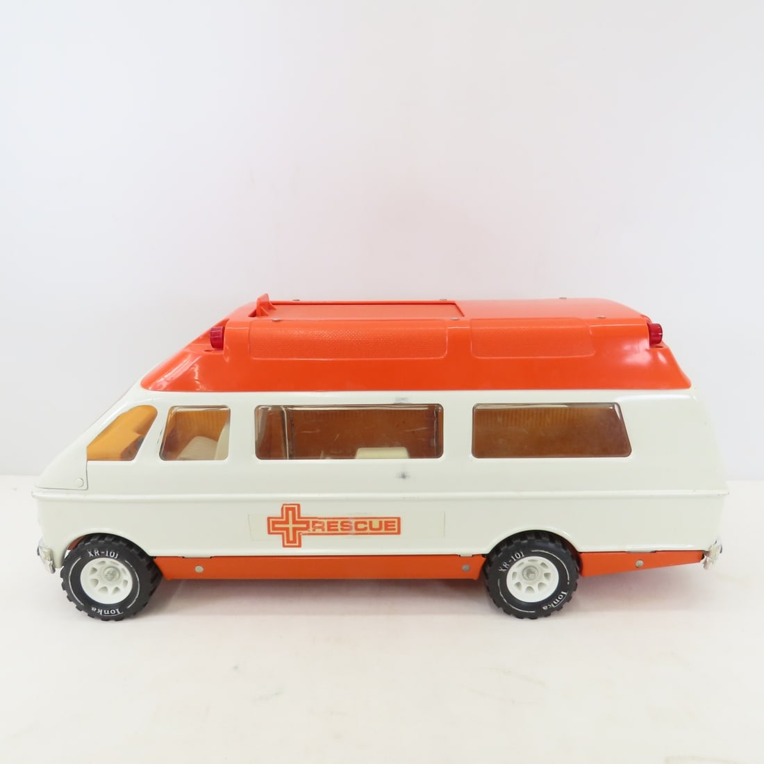 1975-76 Mighty Tonka Rescue Ambulance - 3