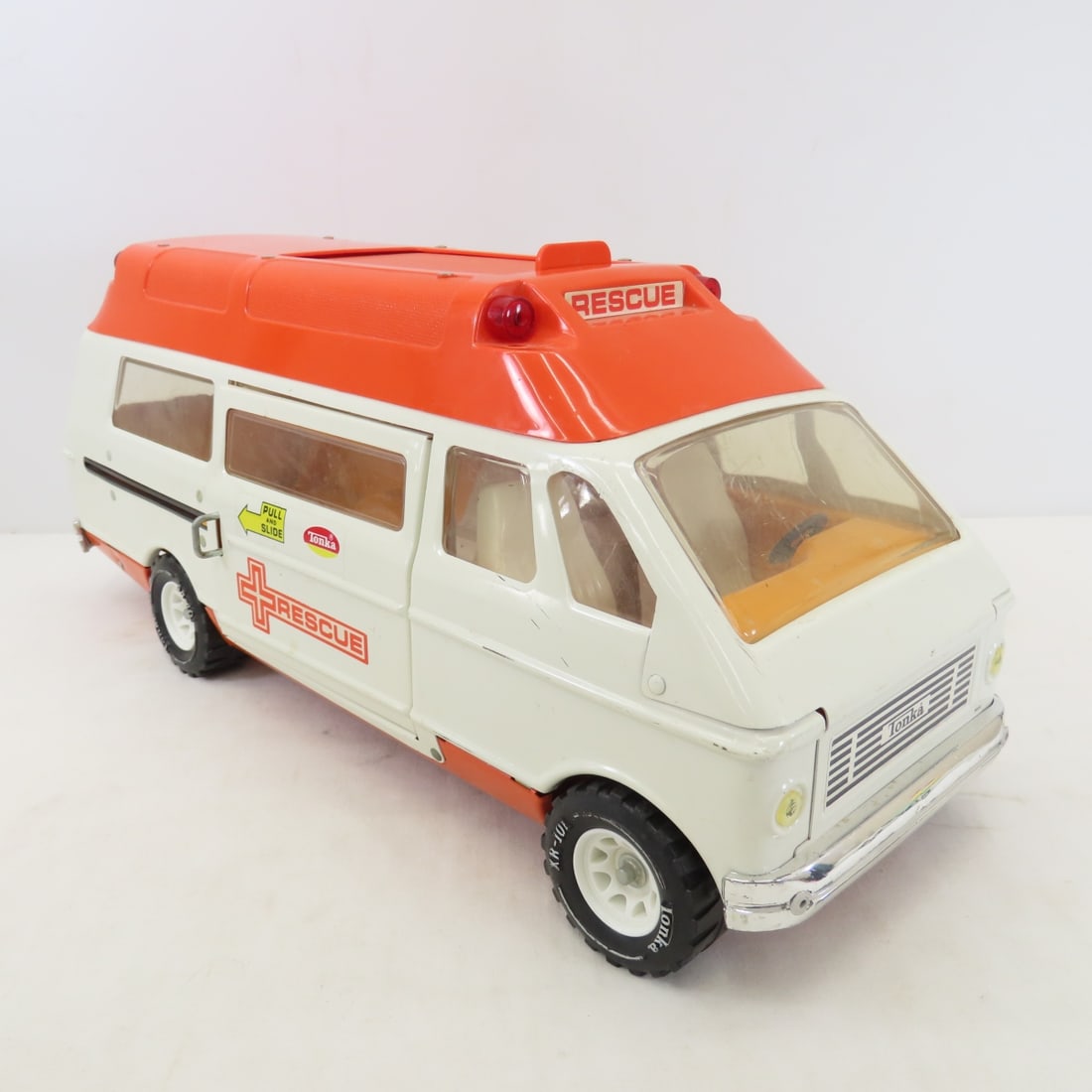 1975-76 Mighty Tonka Rescue Ambulance - 4