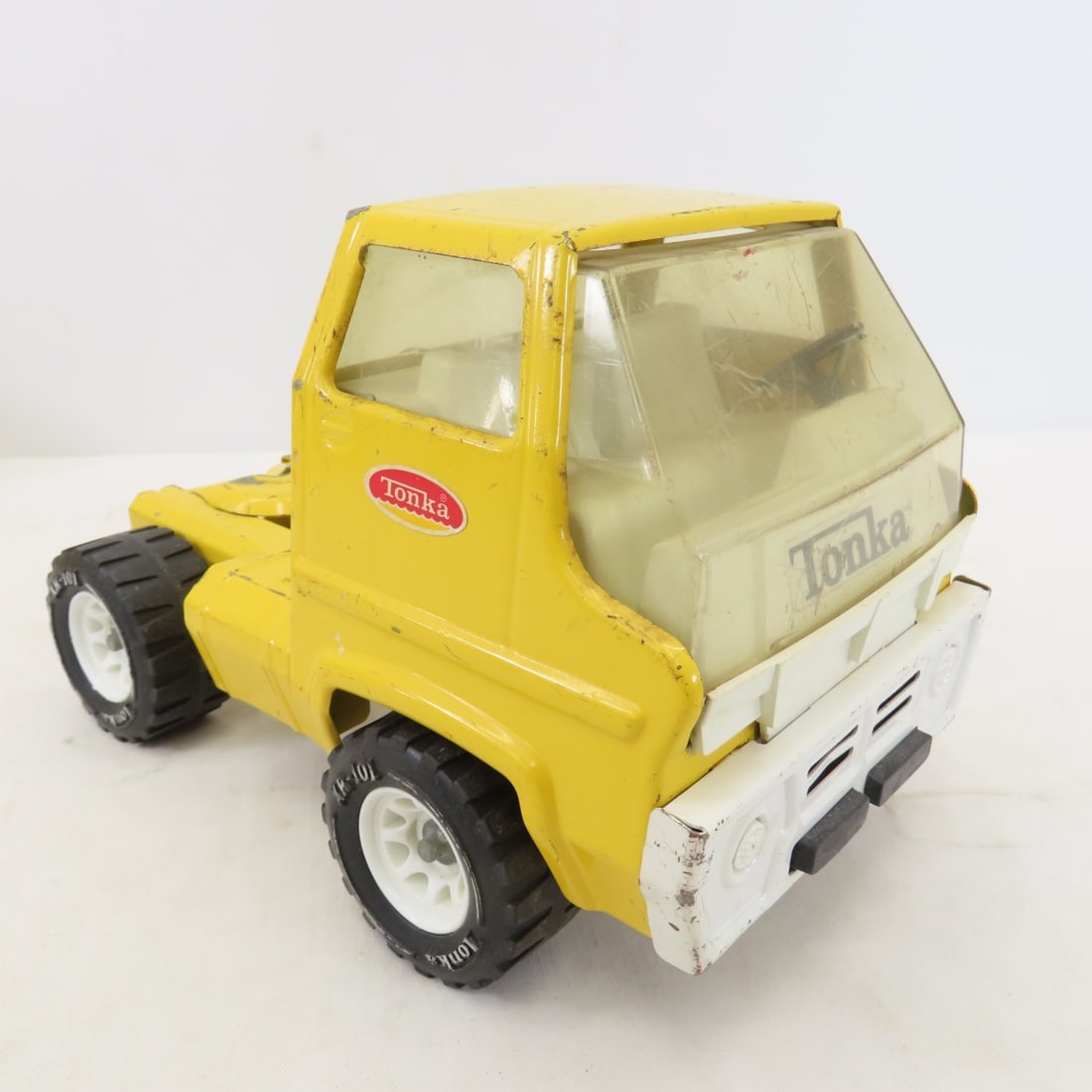 1975 Tonka Car Carrier & Cab - 4