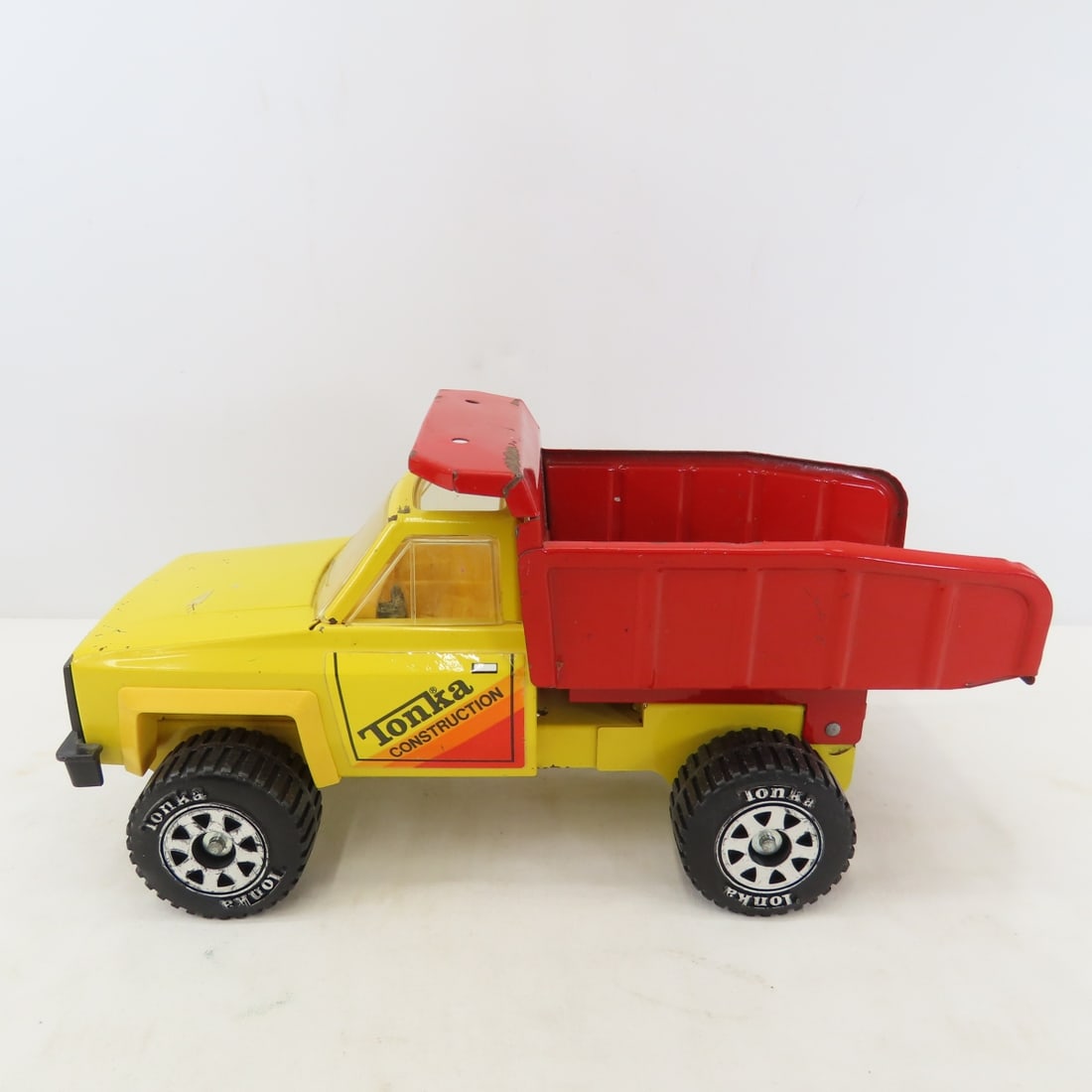 Tonka 1980 Pickup & 1983 Construction Truck - 14