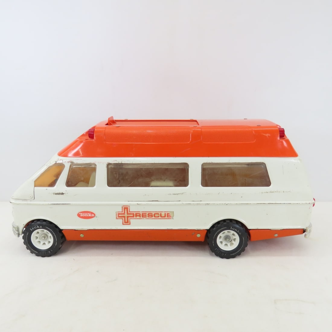 1975-76 & 1978 Mighty Tonka Rescue Ambulances - 15