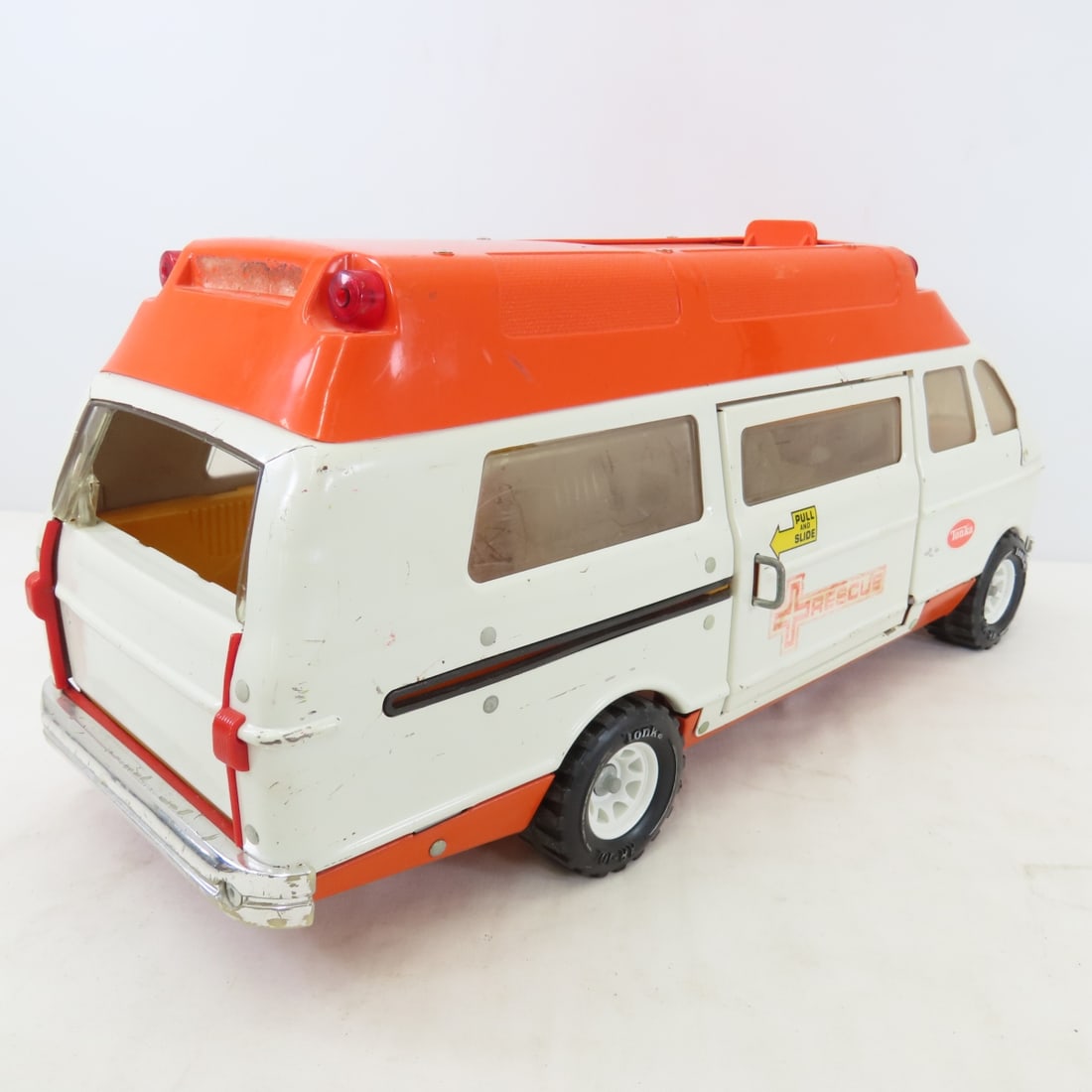 1975-76 & 1978 Mighty Tonka Rescue Ambulances - 17