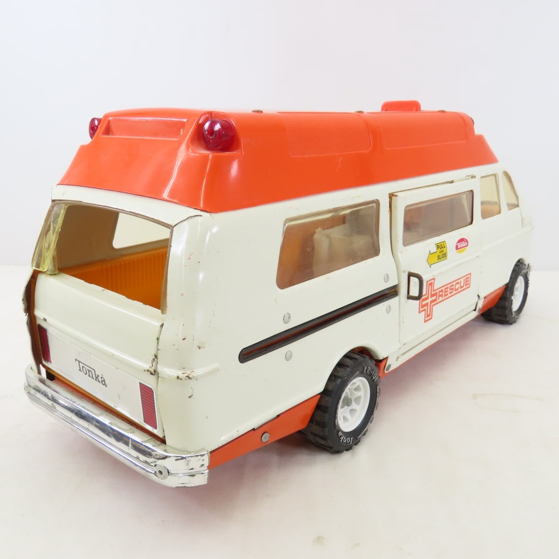 1975-76 & 1978 Mighty Tonka Rescue Ambulances - 5