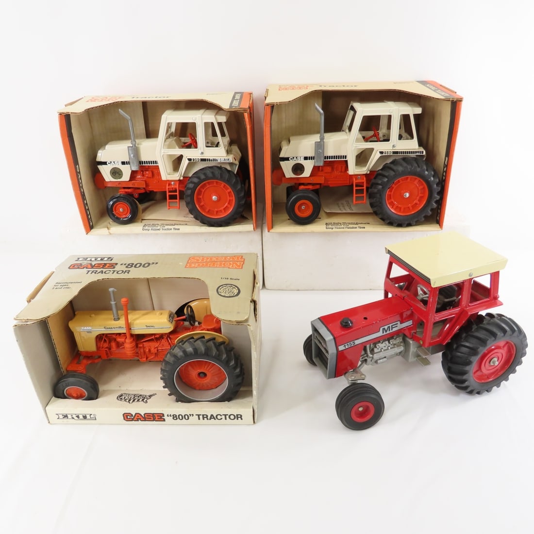 4 Diecast Ertl Tractors, Case & Massey Ferguson (1 of 20)
