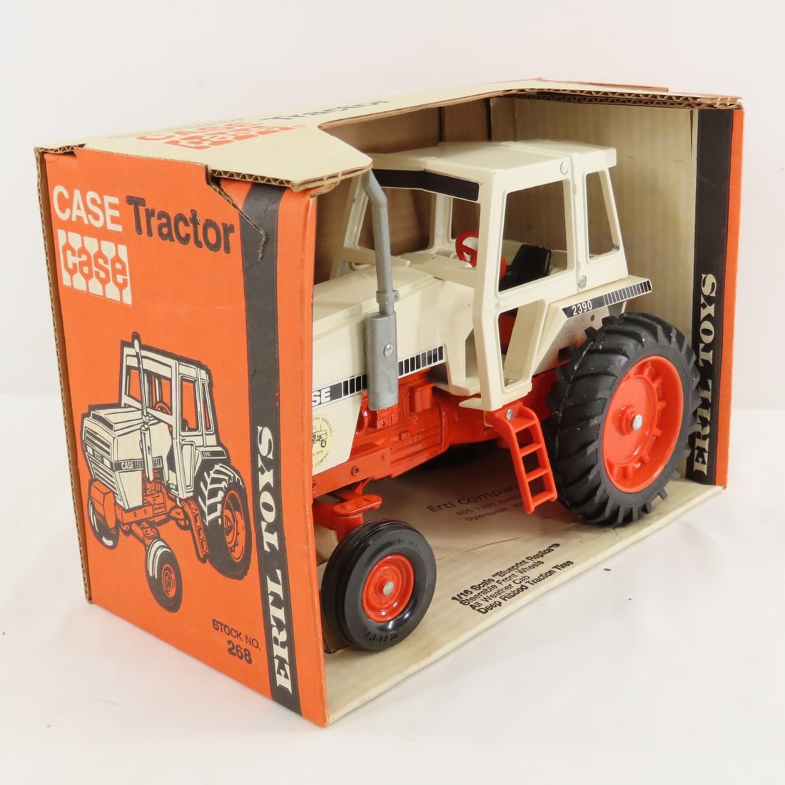 4 Diecast Tractors, Ertl, SpecCast, Case & Massey - 3