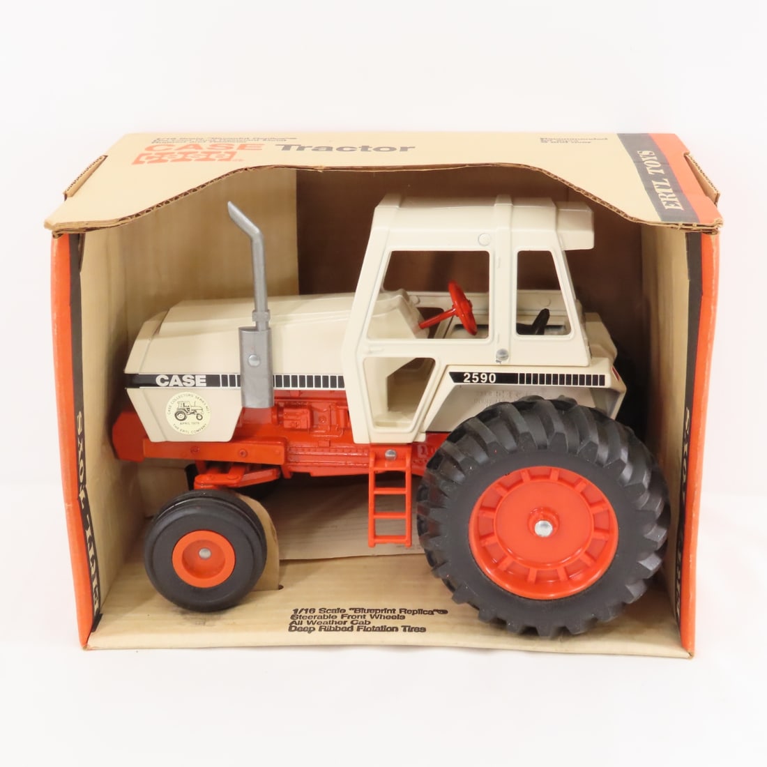 4 Diecast Tractors, Ertl, SpecCast, Case & Massey - 7