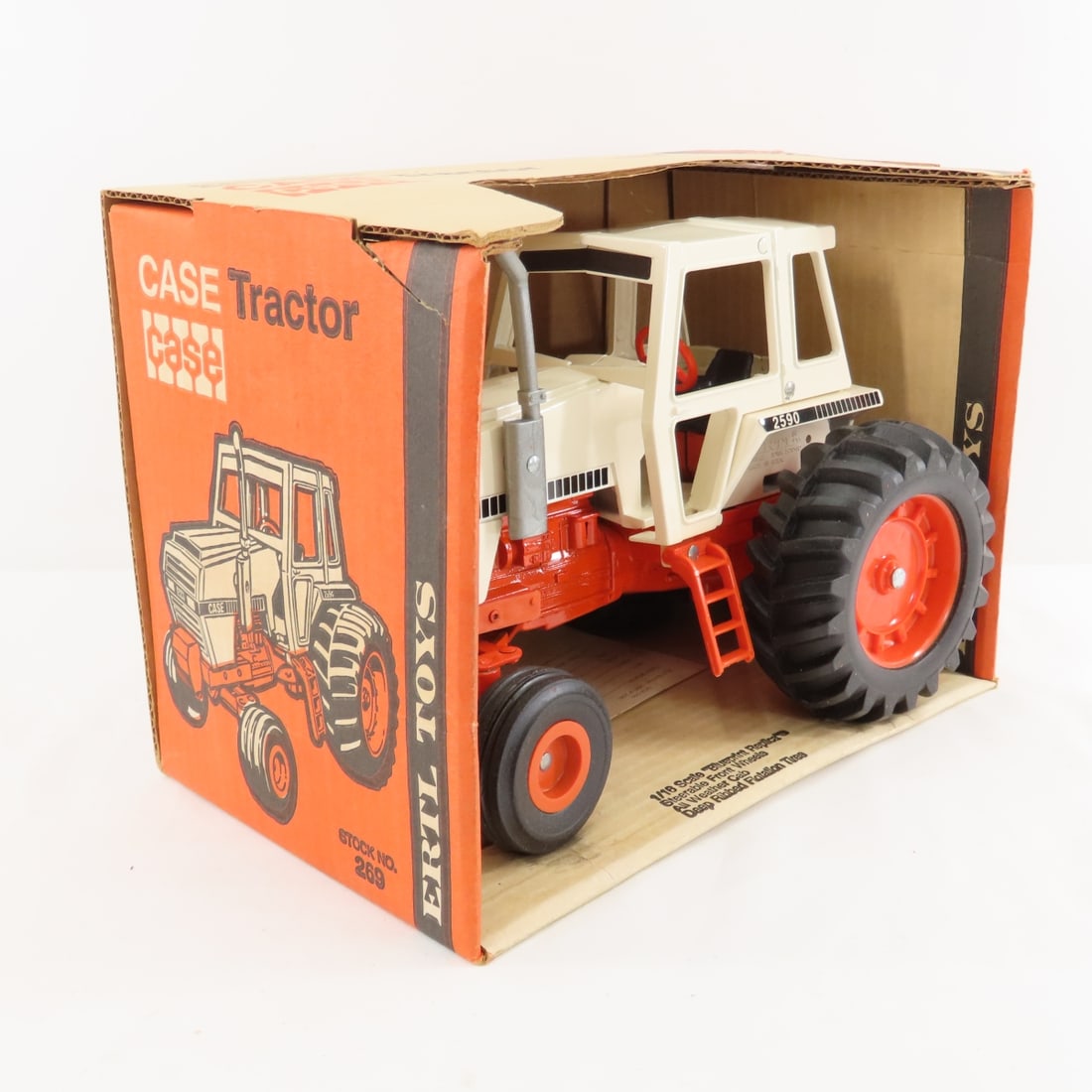 4 Diecast Tractors, Ertl, SpecCast, Case & Massey - 8