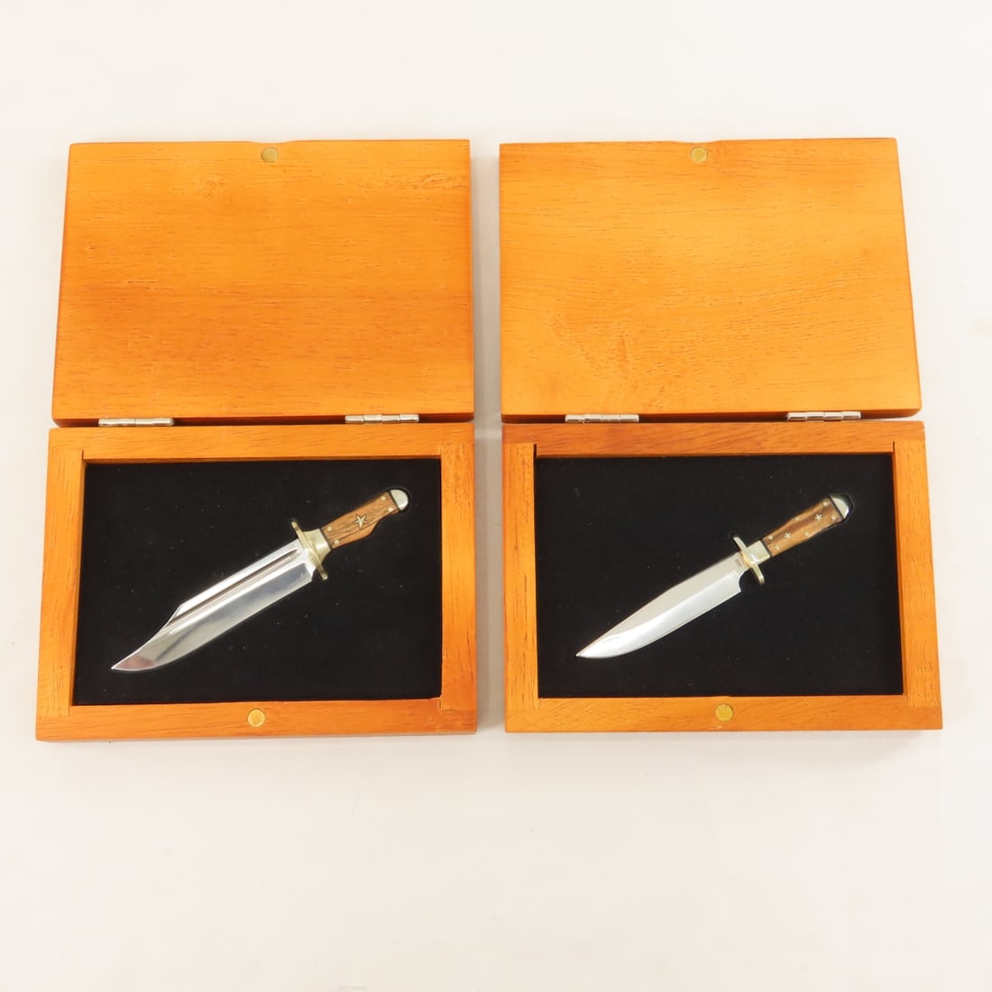 Collection of American Heritage Miniature Knives - 2