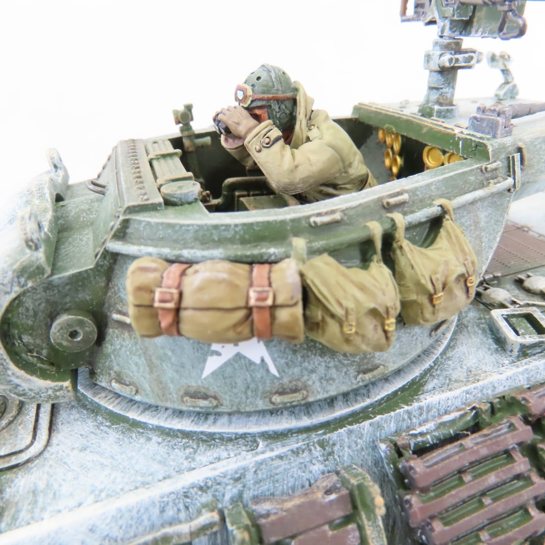 King & Country Battle of The Bulge Tank & Soldiers - 7