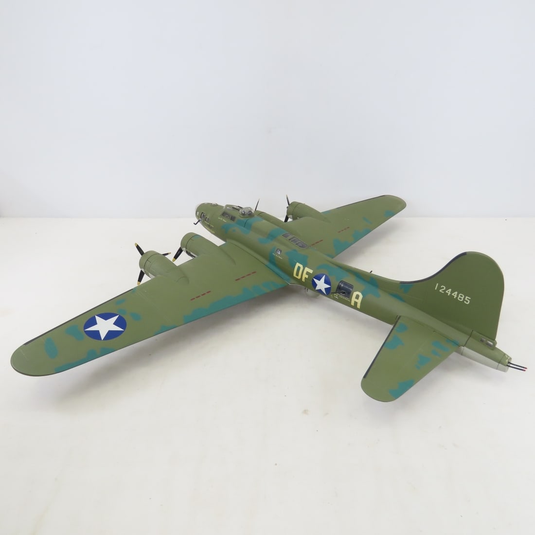 Franklin Mint WWII B-17 "Memphis Belle" Airplane - 9