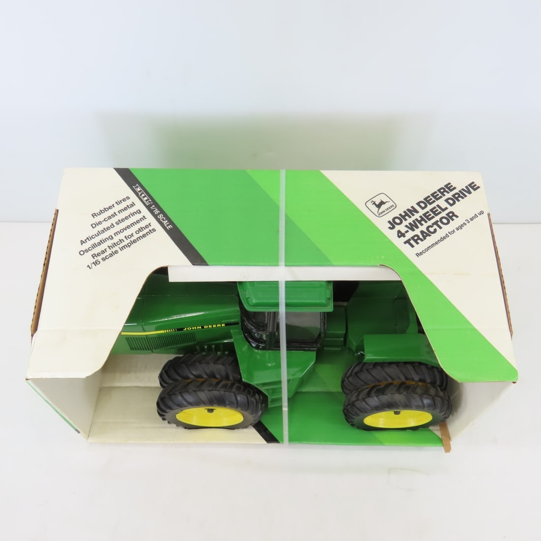 ERTL 5715 John Deere 4 Wheel Drive Tractor 8760 - 5