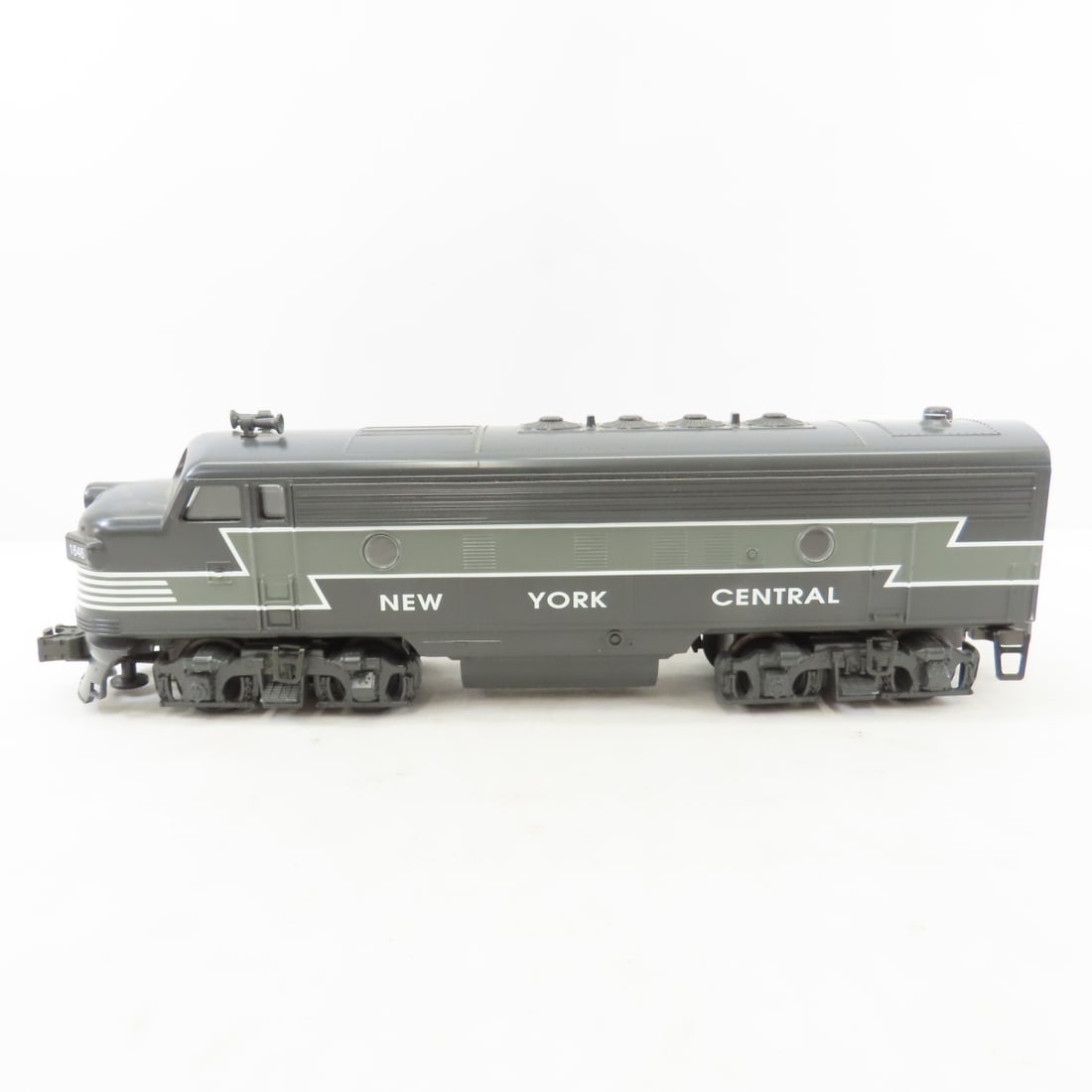 Williams GM F-7 3008 NYC Lightning Stripe Cabs - 4