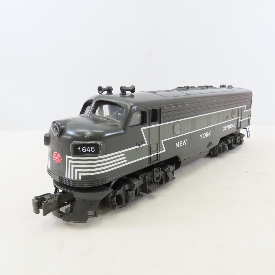 Williams GM F-7 3008 NYC Lightning Stripe Cabs - 5