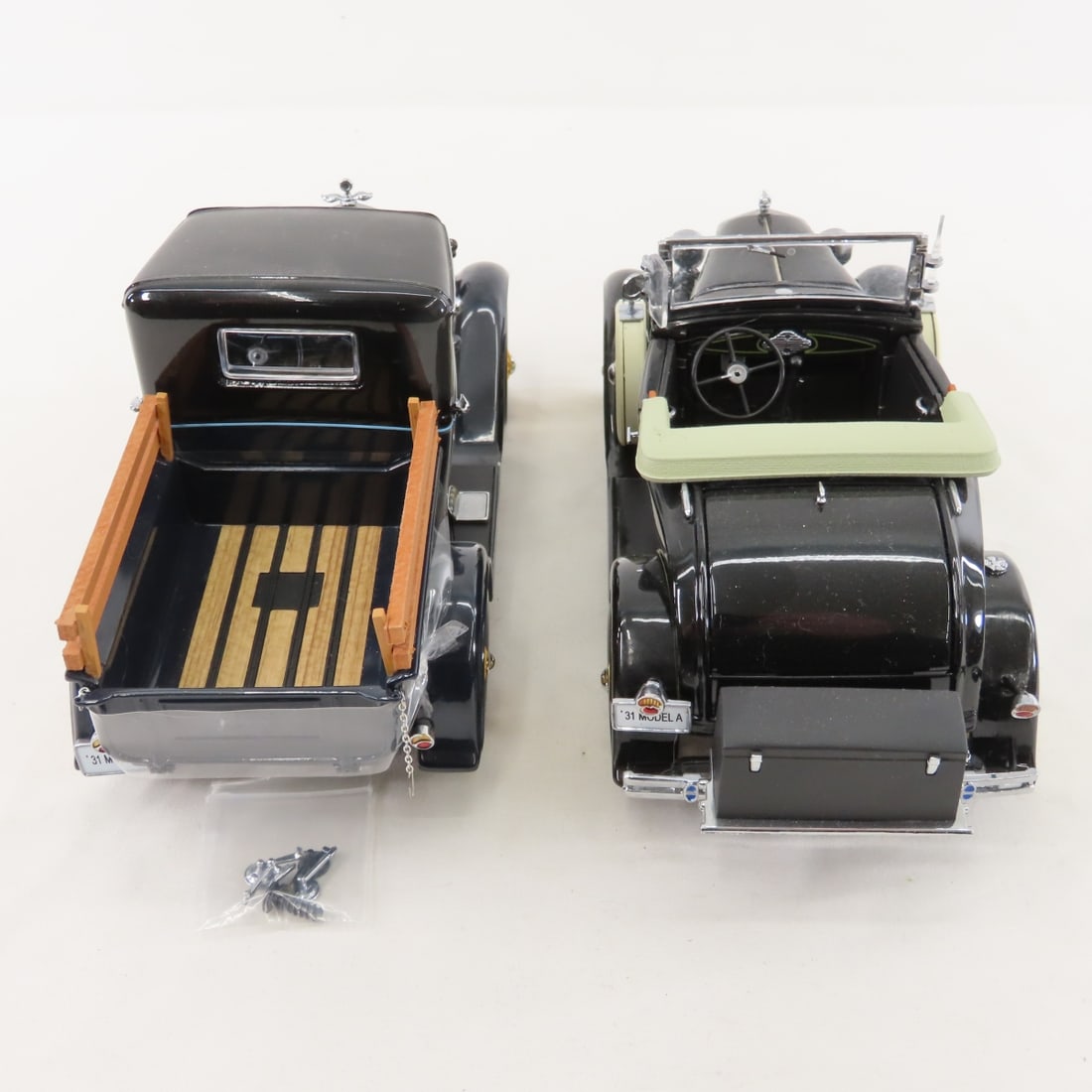 7 Diecast Vintage Vehicles, Motor Max & Other - 18