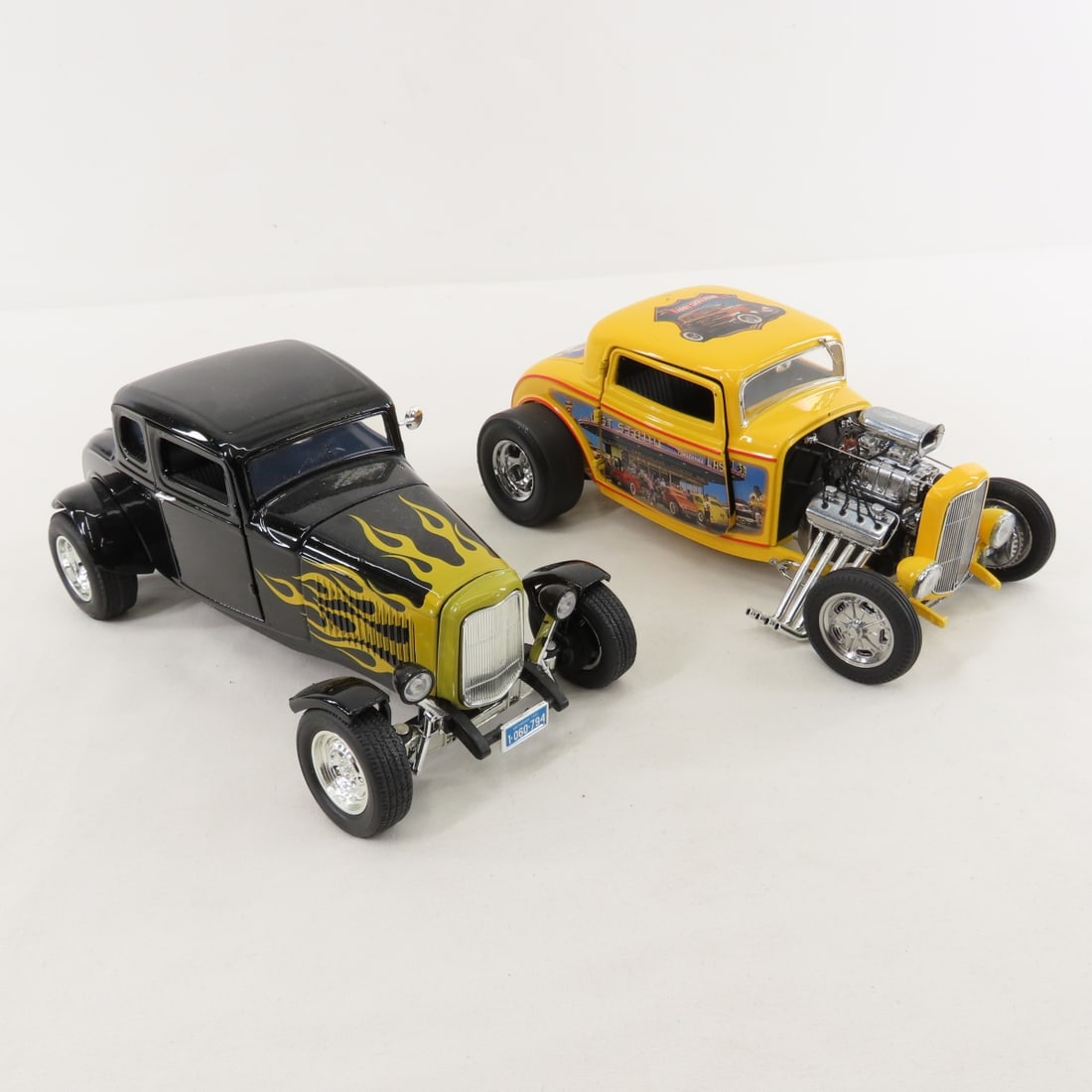 7 Diecast Vintage Vehicles, Motor Max & Other - 9