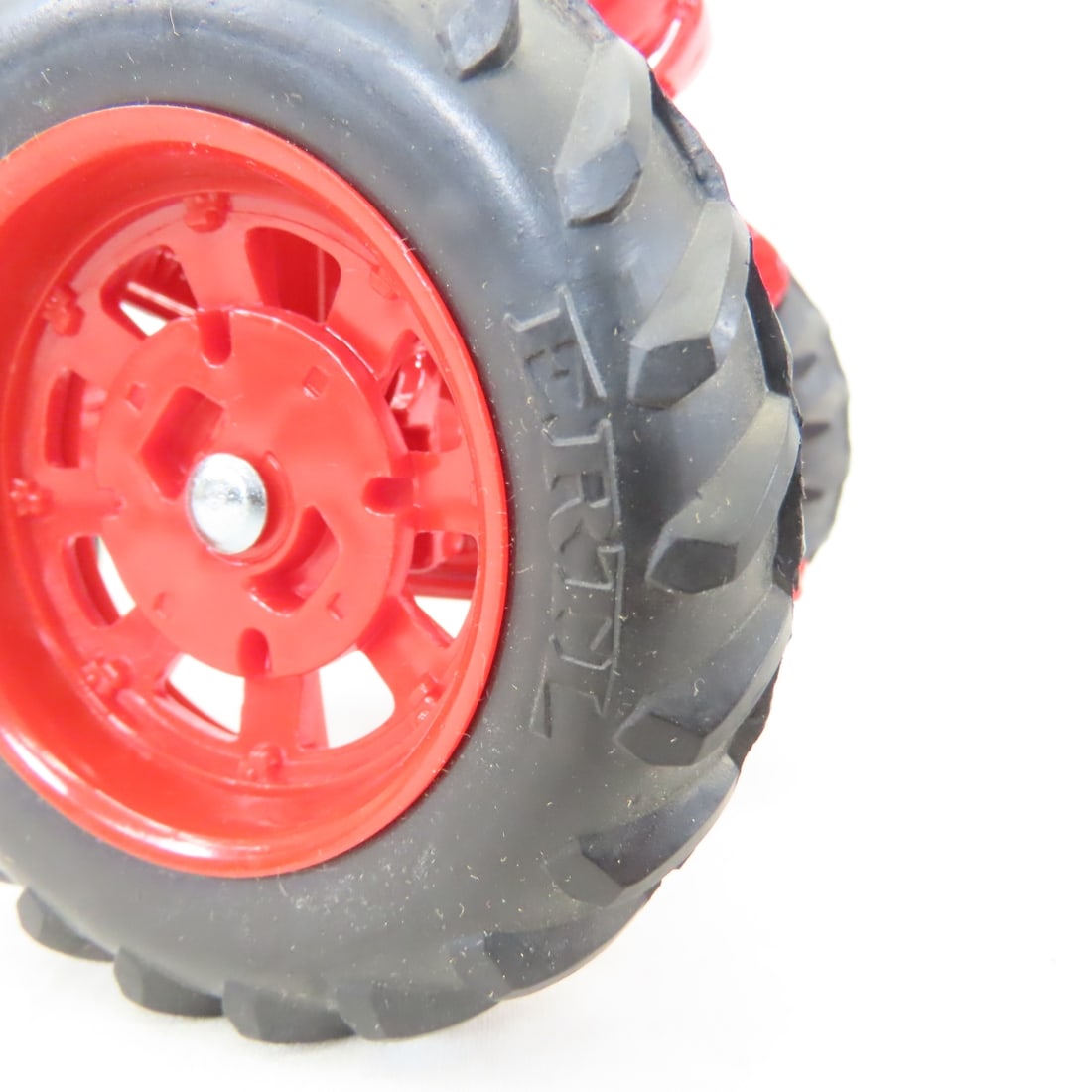 1987 ERTL Deluxe Farm Set- IH Die-Cast 1:16 in Box - 4