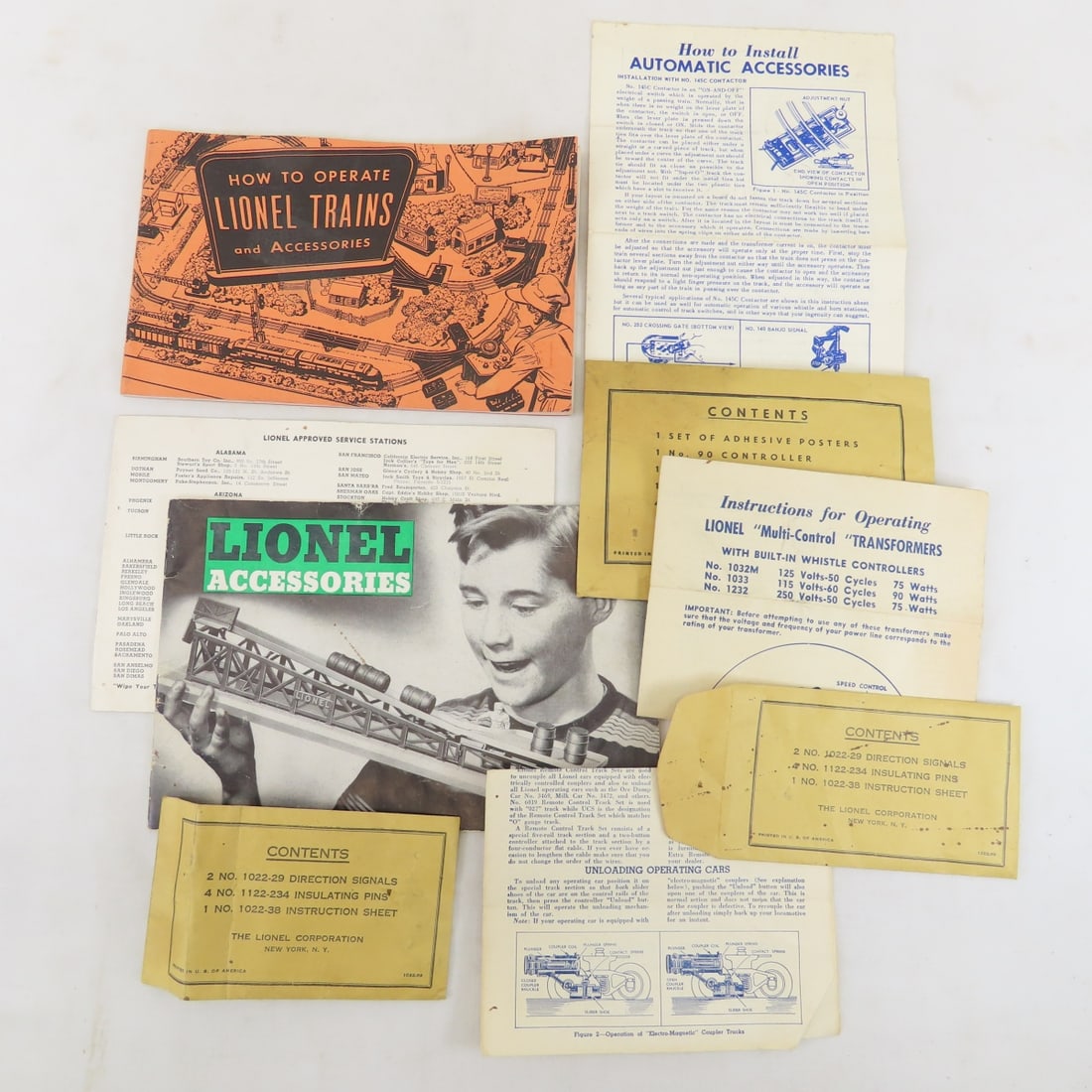 Lionel 20650 Engine with 8 Cars & Accessories - 19