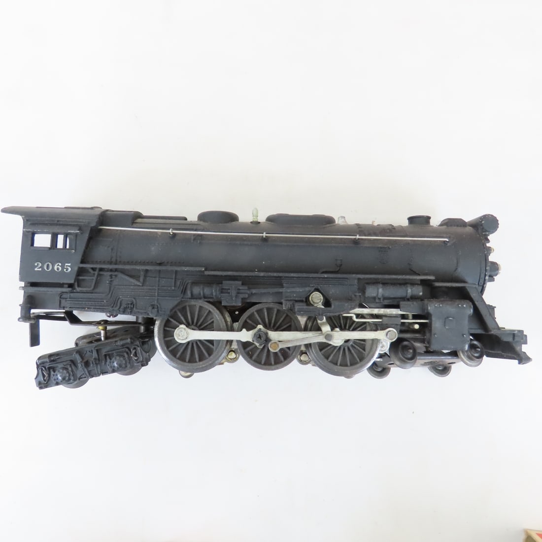Lionel 20650 Engine with 8 Cars & Accessories - 3