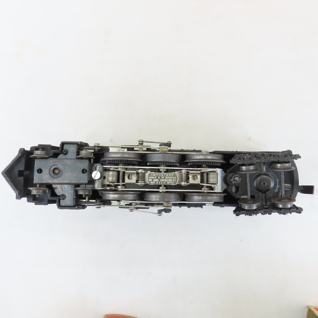 Lionel 20650 Engine with 8 Cars & Accessories - 4