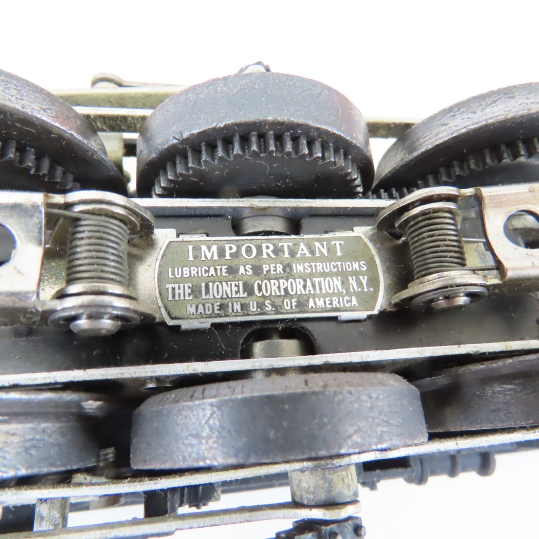 Lionel 20650 Engine with 8 Cars & Accessories - 5