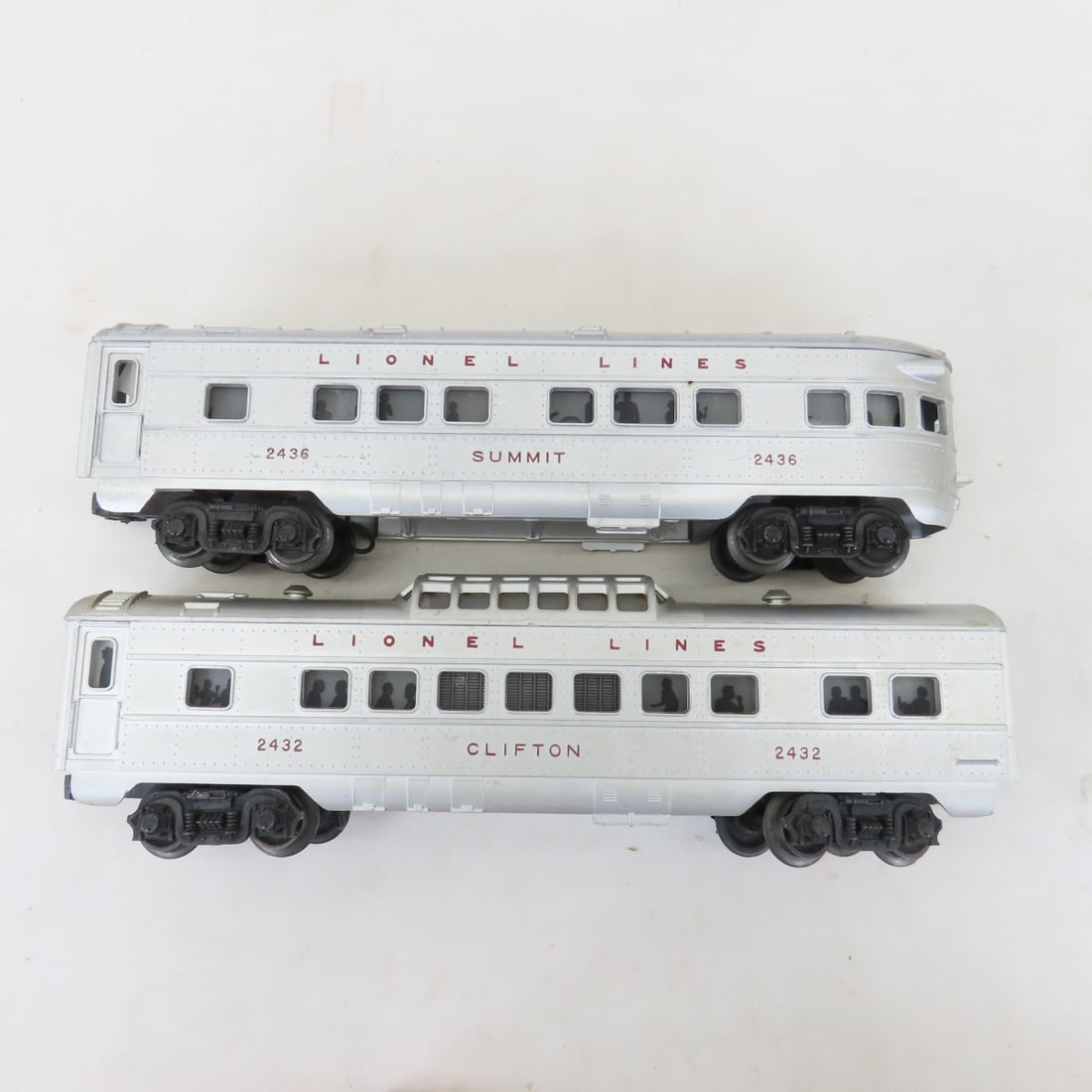 Lionel 20650 Engine with 8 Cars & Accessories - 7