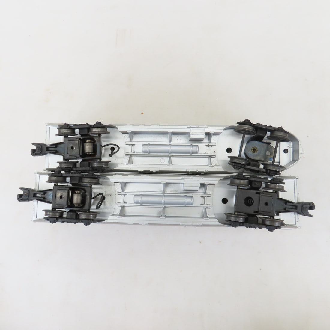 Lionel 20650 Engine with 8 Cars & Accessories - 8