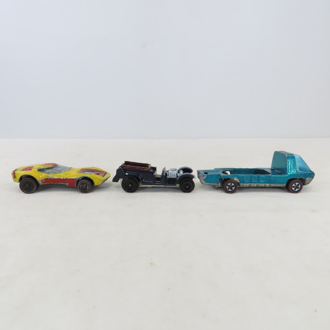 19 Hot Wheel Redlines & 2 Motorcycles for Rebuild - 10