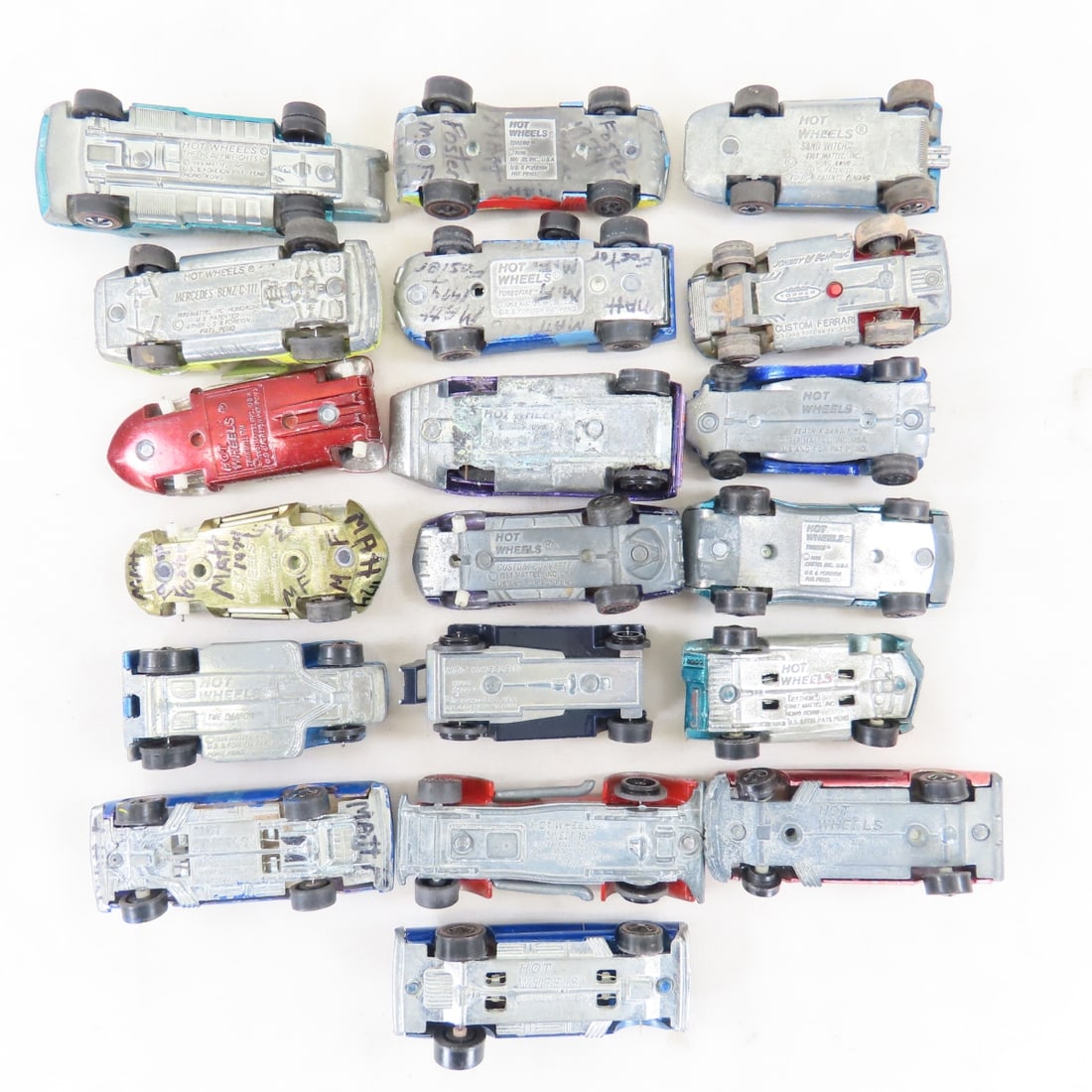 19 Hot Wheel Redlines & 2 Motorcycles for Rebuild - 16