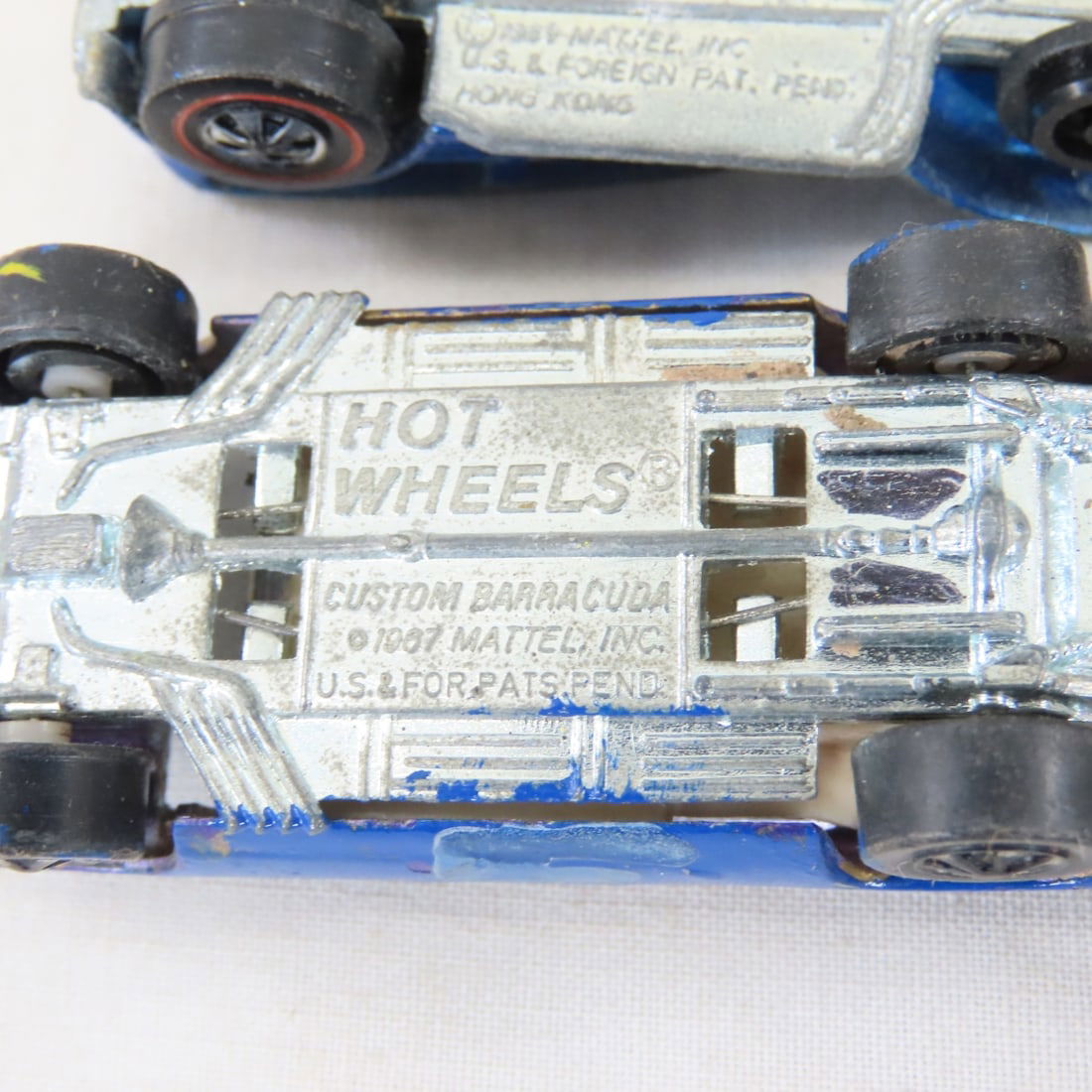 19 Hot Wheel Redlines & 2 Motorcycles for Rebuild - 17