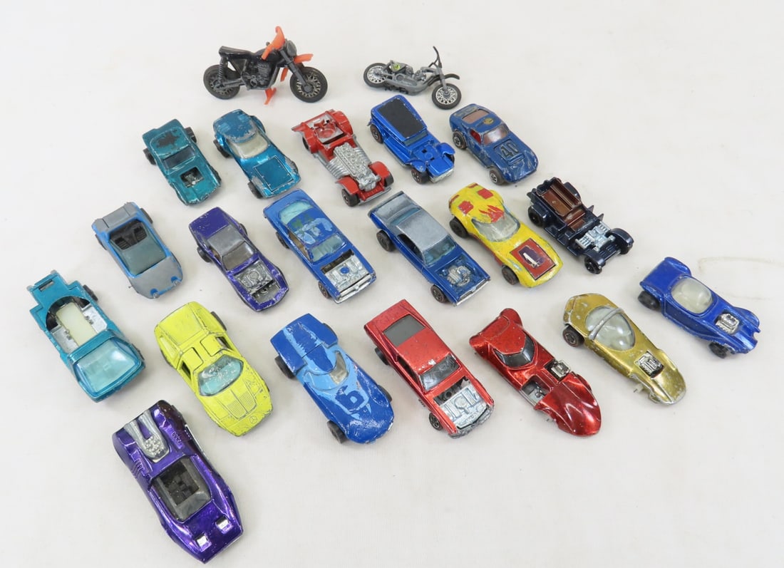19 Hot Wheel Redlines & 2 Motorcycles for Rebuild (1 of 20)
