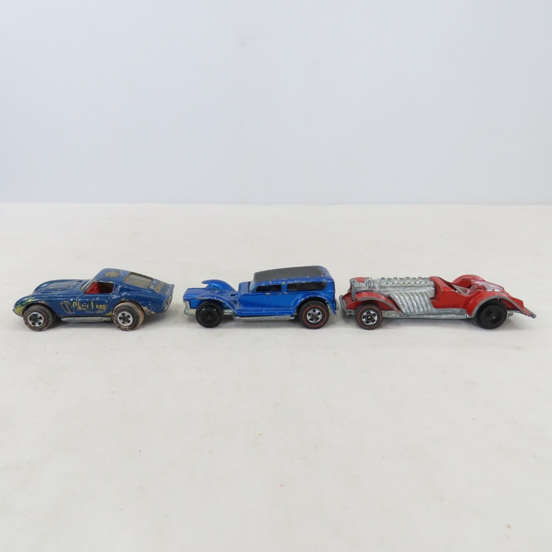 19 Hot Wheel Redlines & 2 Motorcycles for Rebuild - 9