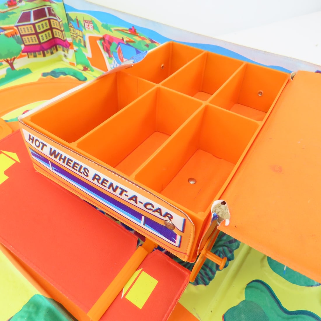 1968 Hot Wheels Action City Folding Playset - 9