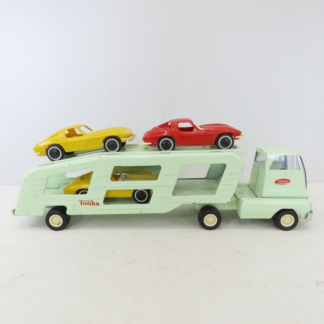 Original 1969 Tonka Car Hauler & 3 Corvettes - 2