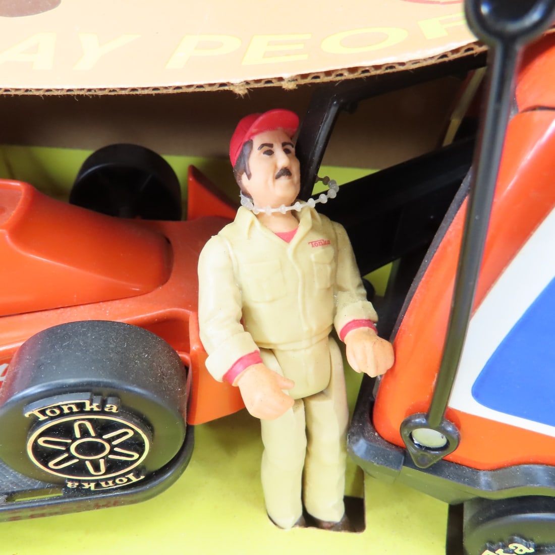 Tonka AJ Foyt Race Team in Box, Race Car & More - 6