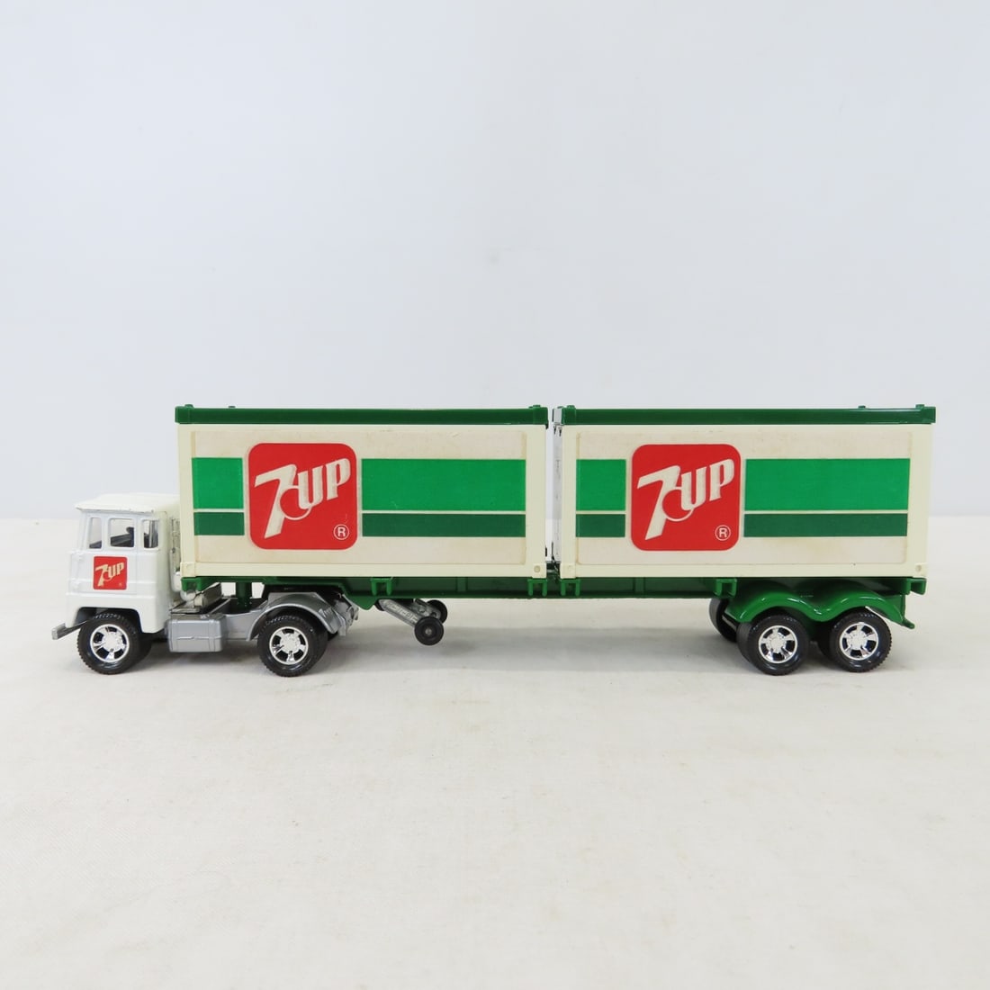 Matchbox, Tootsietoy & Lesney Vehicles & Trailers - 3
