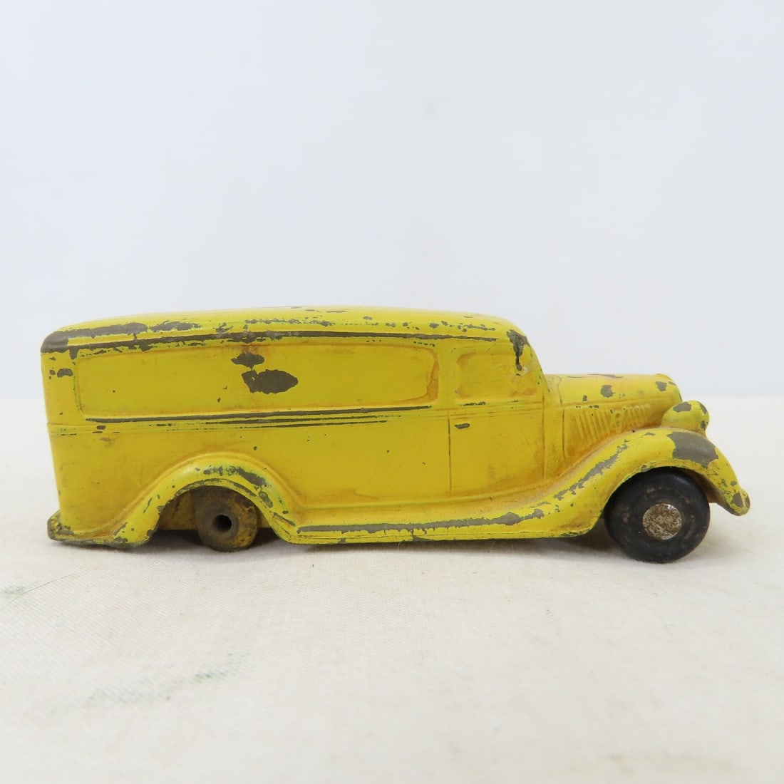 Auburn, Tomte & Sun Rubber Vehicles & Motorcycles - 10