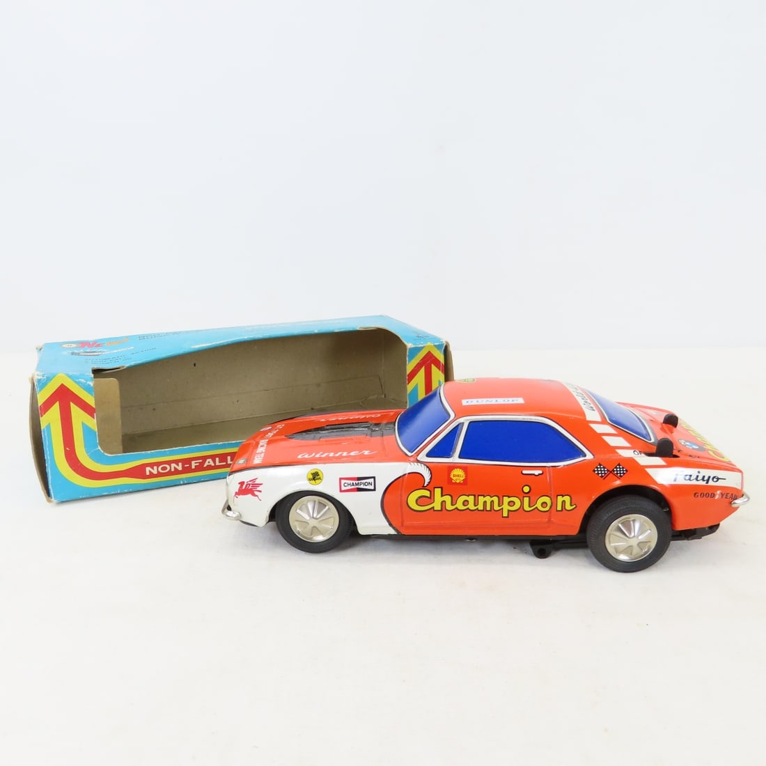 TAIYO Bump 'n go in Box & 4 Other Tin Toys - 17