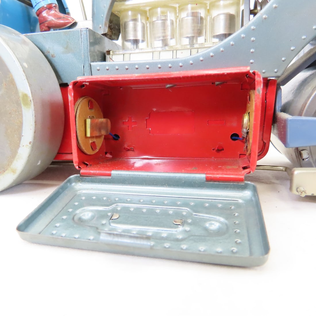 TAIYO Bump 'n go in Box & 4 Other Tin Toys - 5