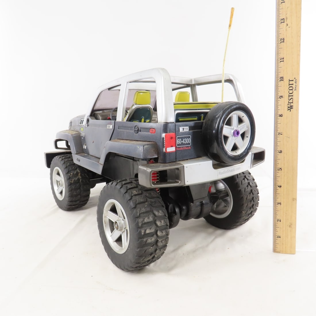 3 RC Vehicles, 1 with box, all untested - 9