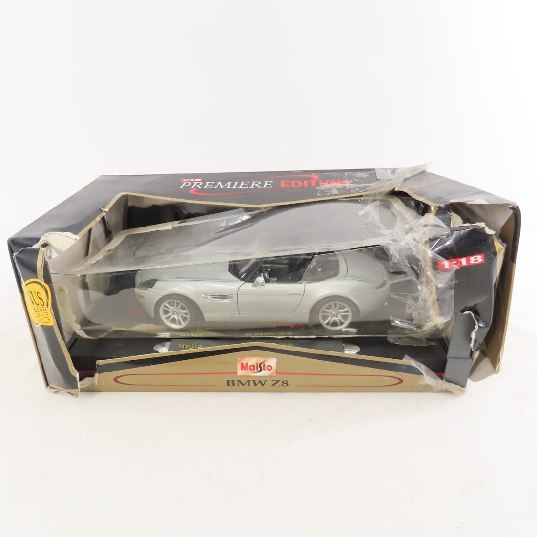 8 1:18 Scale Cars in very rough boxes - 14