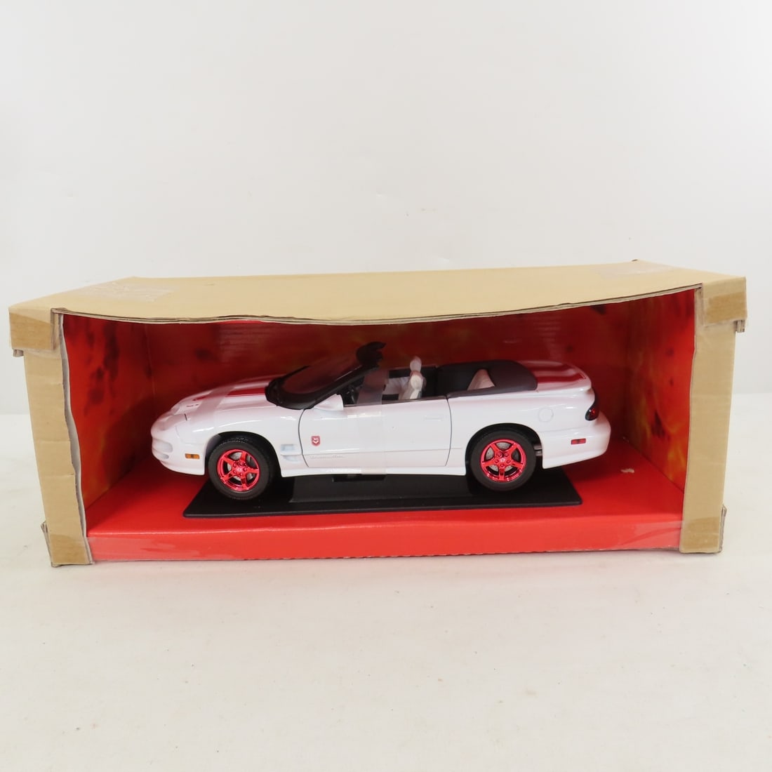 8 1:18 Scale Cars in very rough boxes - 6